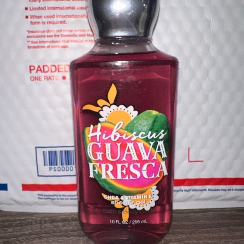 Bath and Body Works hibiscus guava Fresca shower gel